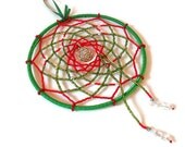 Dreamcatcher beaded with celtic knot in red and green