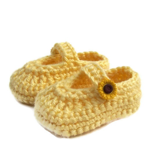 Baby Booties, Baby Shoes, Crocheted, Yellow,  Mary Jane Shoes Booties 0 - 3 Months Yellow with SunFlower Button Trim