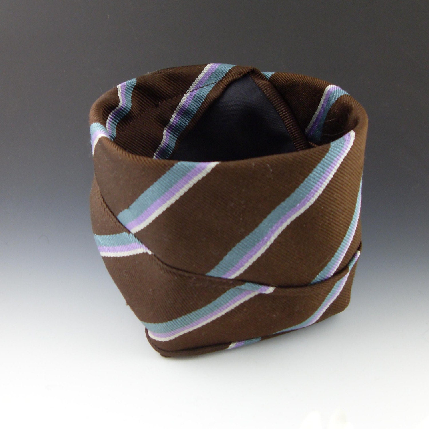 boxy necktie basket