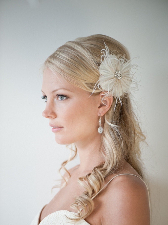 Wedding Hair Accessory, Feather Hair Clip, Fascinator, Bridal Head Piece, Ivory and Light Gold - SIMONE