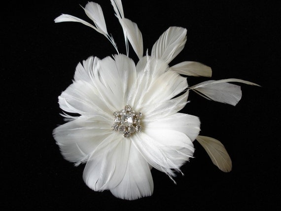 Fascinator, Wedding Hair Accessory, Ivory Feather Flower Fascinator, Head Piece, Feather Hairclip, Bridal Fascinator