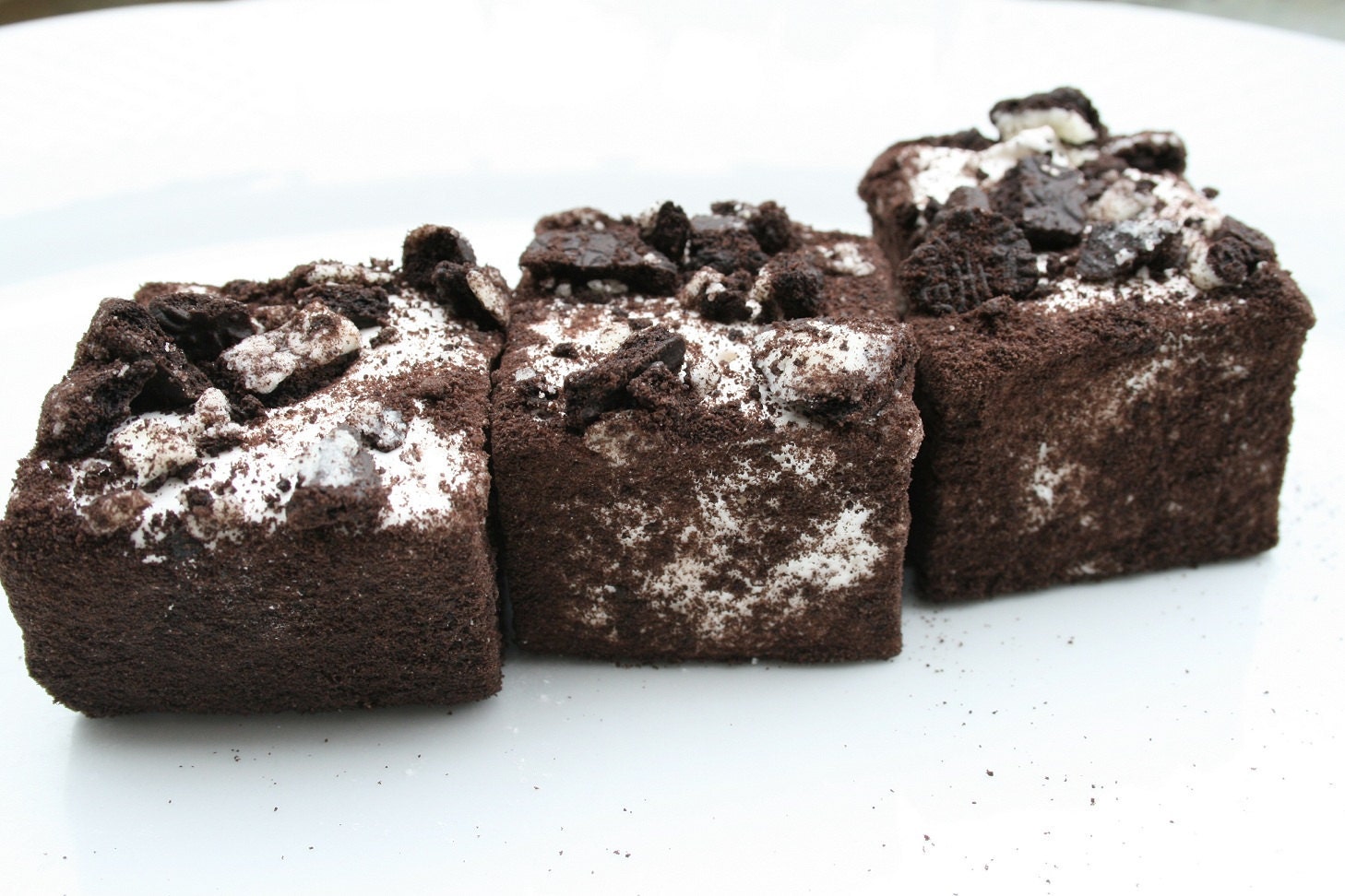REDUCED PRICE - Gourmet JUMBO Cookies and Cream marshmallows - 12 pieces