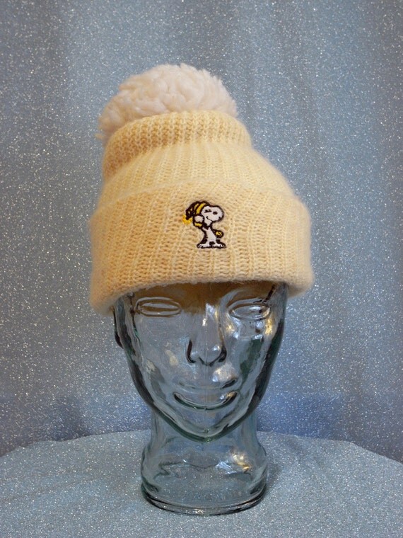 Vintage SNOOPY knit winter ski hat with POM POM by ReallyTruly