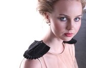 Ecofriendly black pleated epaulettes