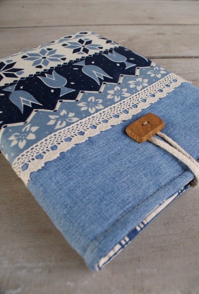 Apple iPad Sleeve Case (padded)- denim- handmade wooden button