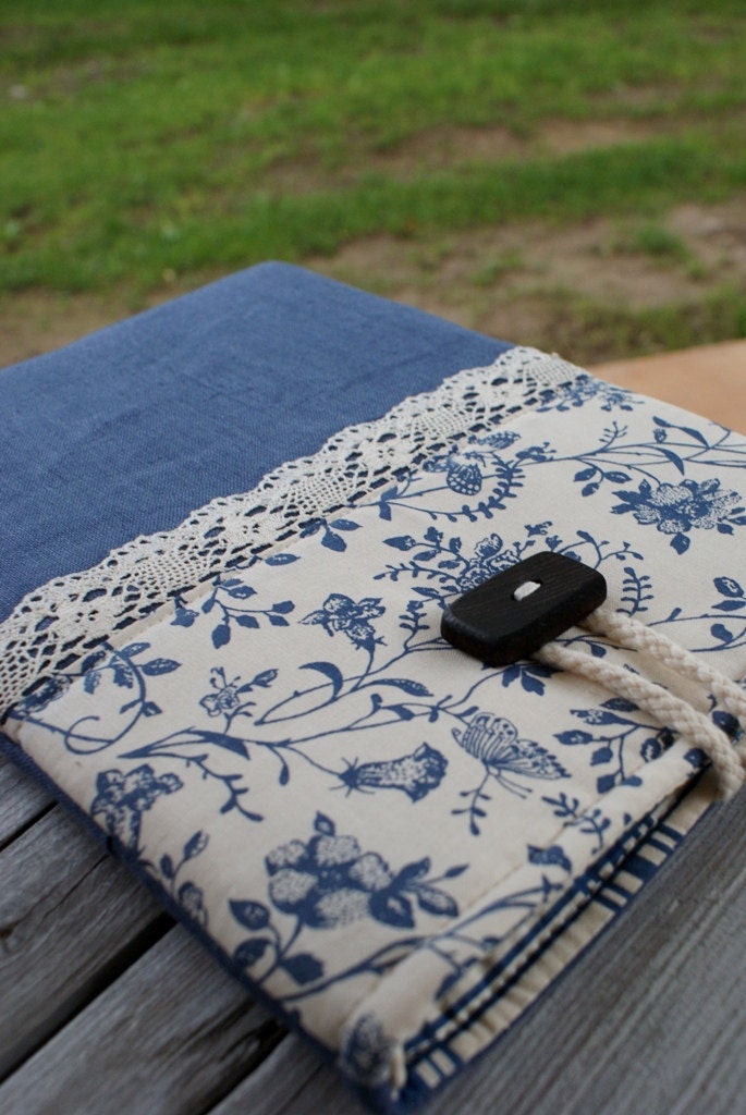 Apple iPad Sleeve Case/ three pockets/ padded/ linen