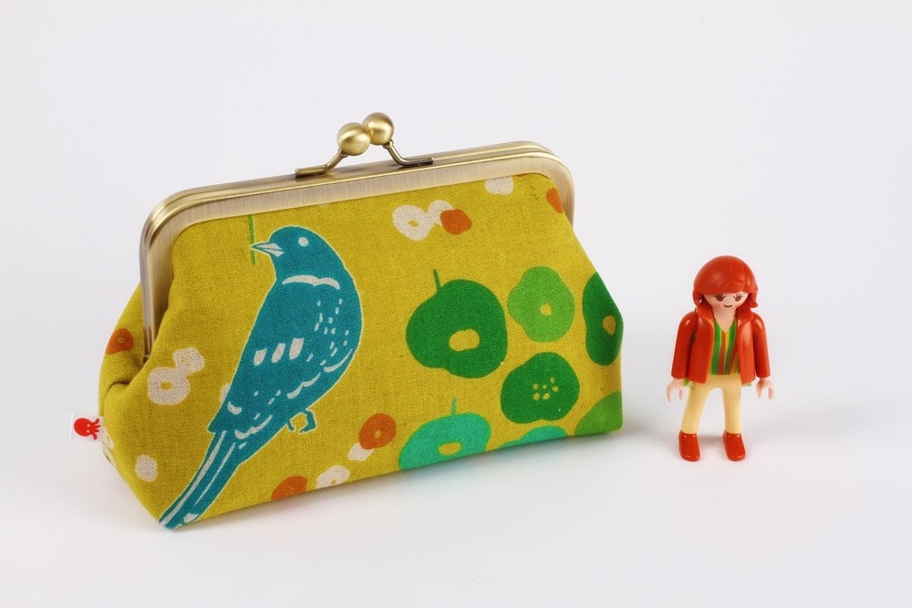 Bag pouch - Echino red bird on green sprouts - metal frame pouch