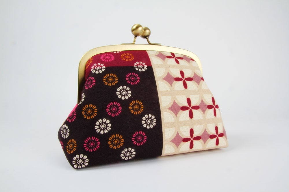 Travel pouch - Panel in pink - metal frame clutch bag