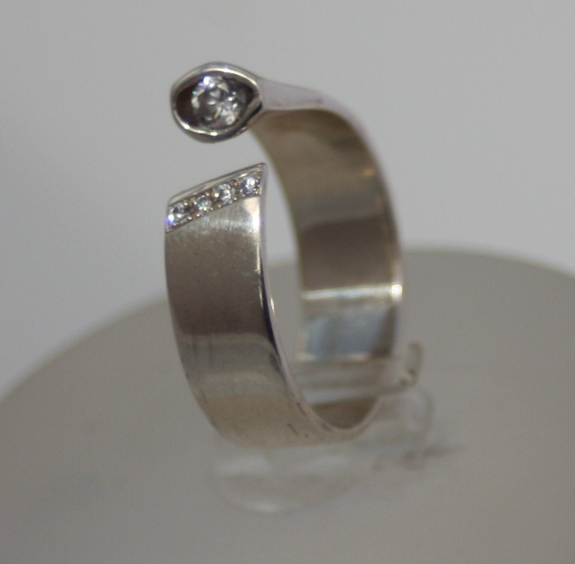 Yes, I do.  Engagement Ring-14 karat white gold set with  diamonds