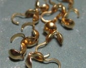 Clam crimps - gold - 20