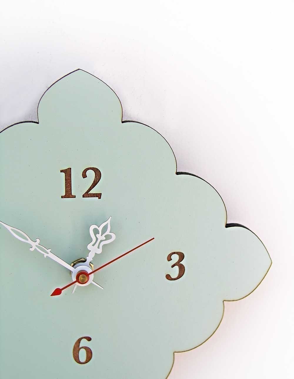 tiny scallop clock in vintage blue