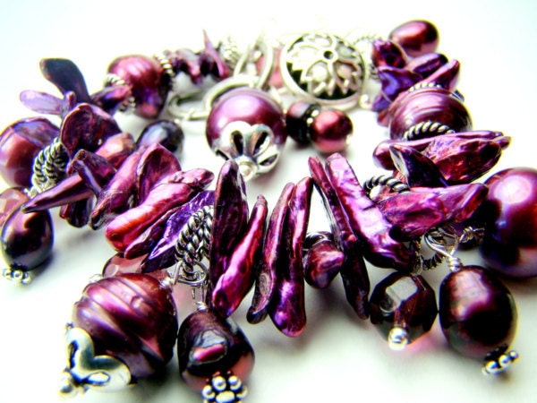 Purple pearl bracelet, cha cha bracelet, chunky charm bracelet... EGGPLANT