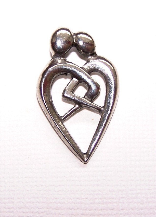 31mm Hearts Entwined Pewter Pendant - 1 Piece (Item 536)