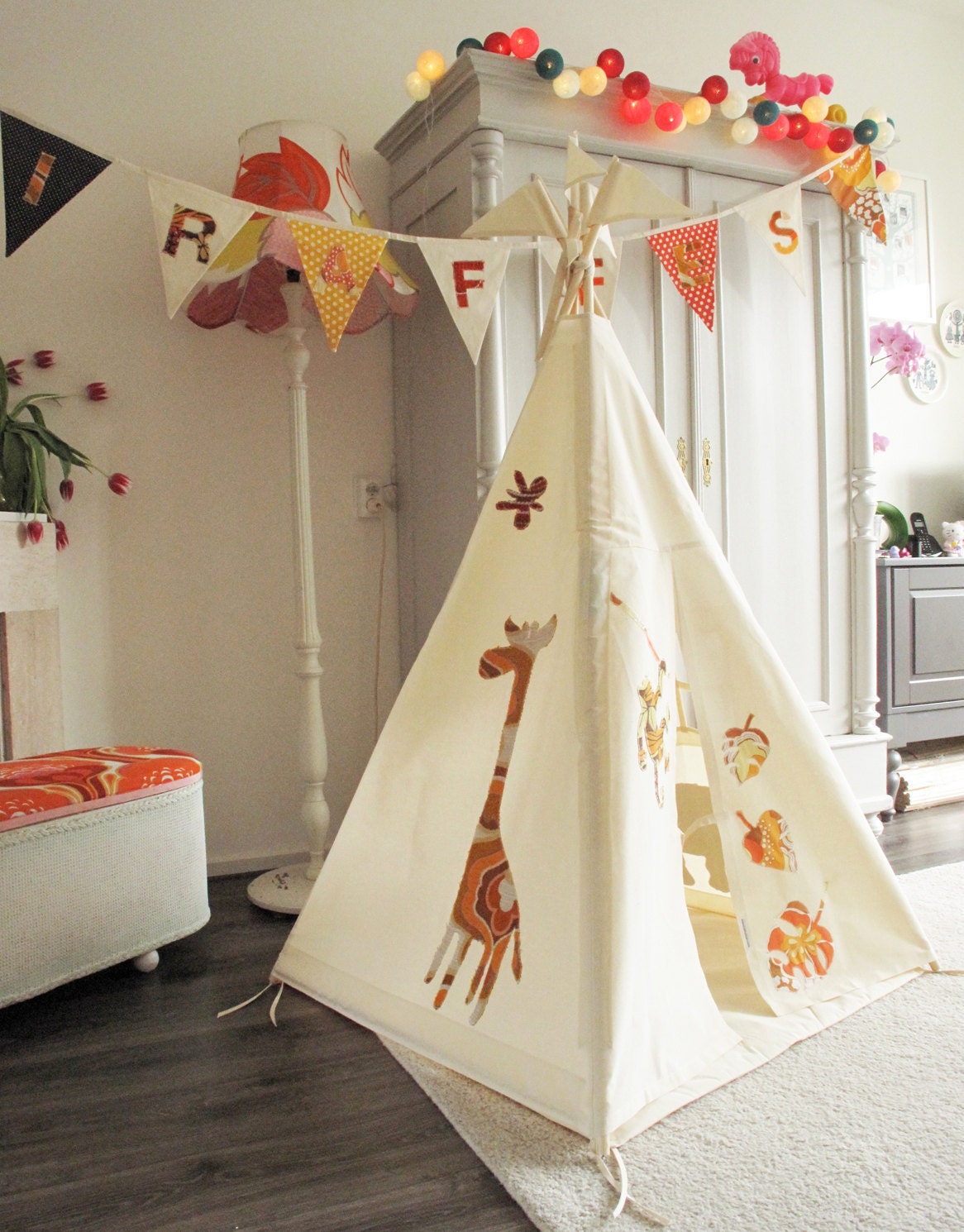 Teepee tent kids play - Vintage animal appliques multi colours