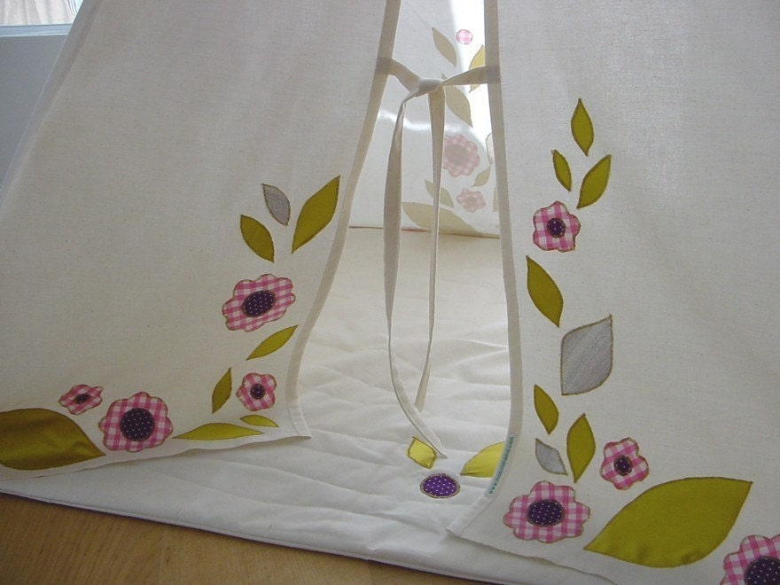 Indoor play tent - pinks