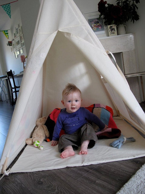 Teepee - plain indoor play tent