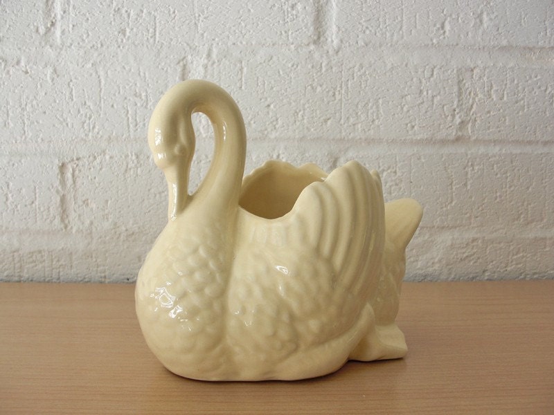 Vintage Swan Planter / Vase Pottery in by harlowmonroevintage