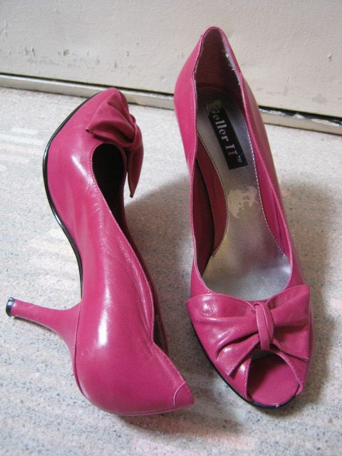 Hot pink fuschia leather high heels with peep toes and bow detail size 7M by Geller II