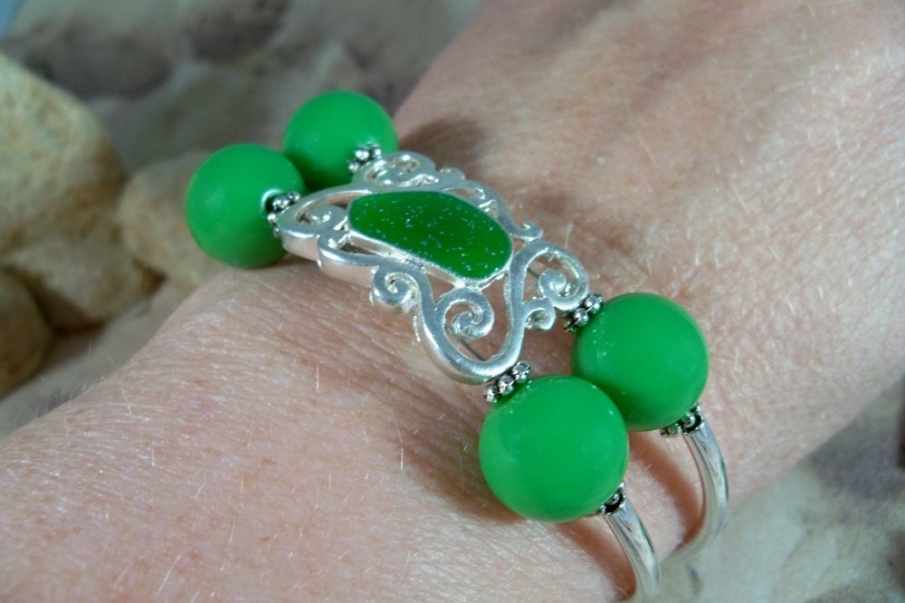 Green and Silver Jewelry Set Bracelet and Earrings