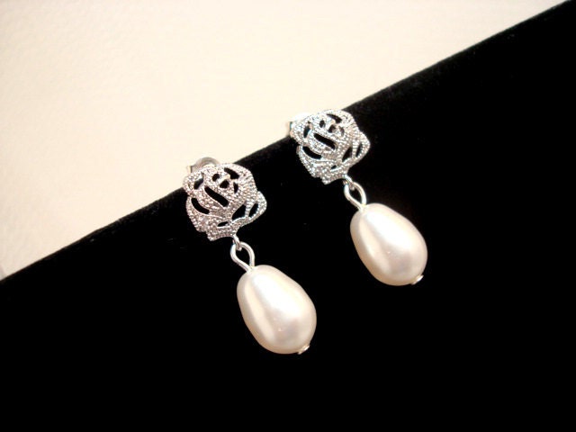 Bridal earrings, pearl drop earrings with Swarovski ivory pearls, bridesmaid jewelry, cubic zirconia stud