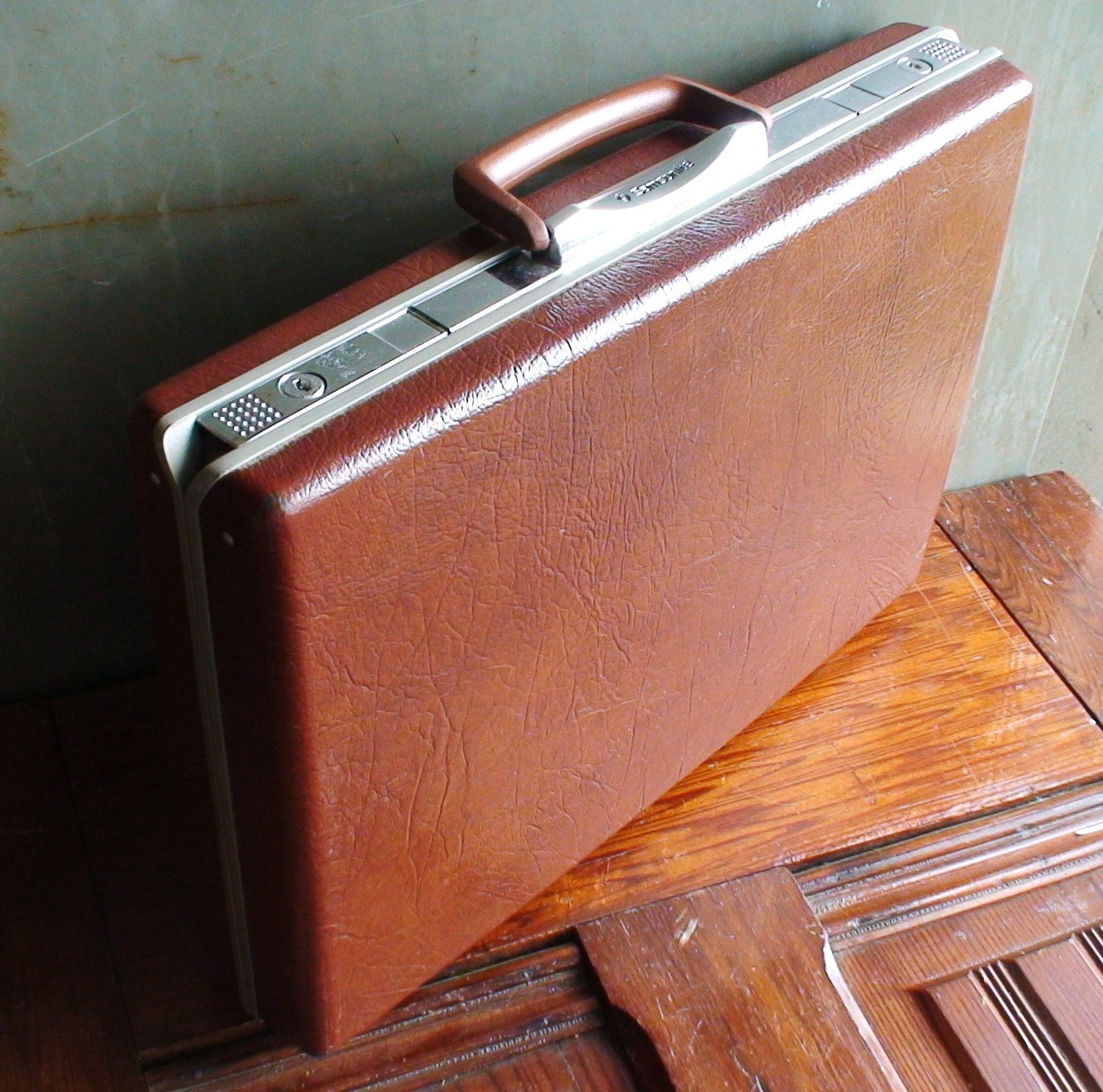 Vintage Brown Samsonite Briefcase