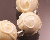 Handmade Lampwork Beads Cream Scrolls Crackled Ivory Round Bead Set Glass Heather Behrendt (525) BHV SRA LETeam