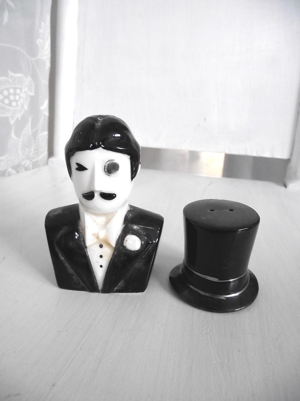 Vintage 60s Salt & Pepper Shakers Top Hat n Gentleman