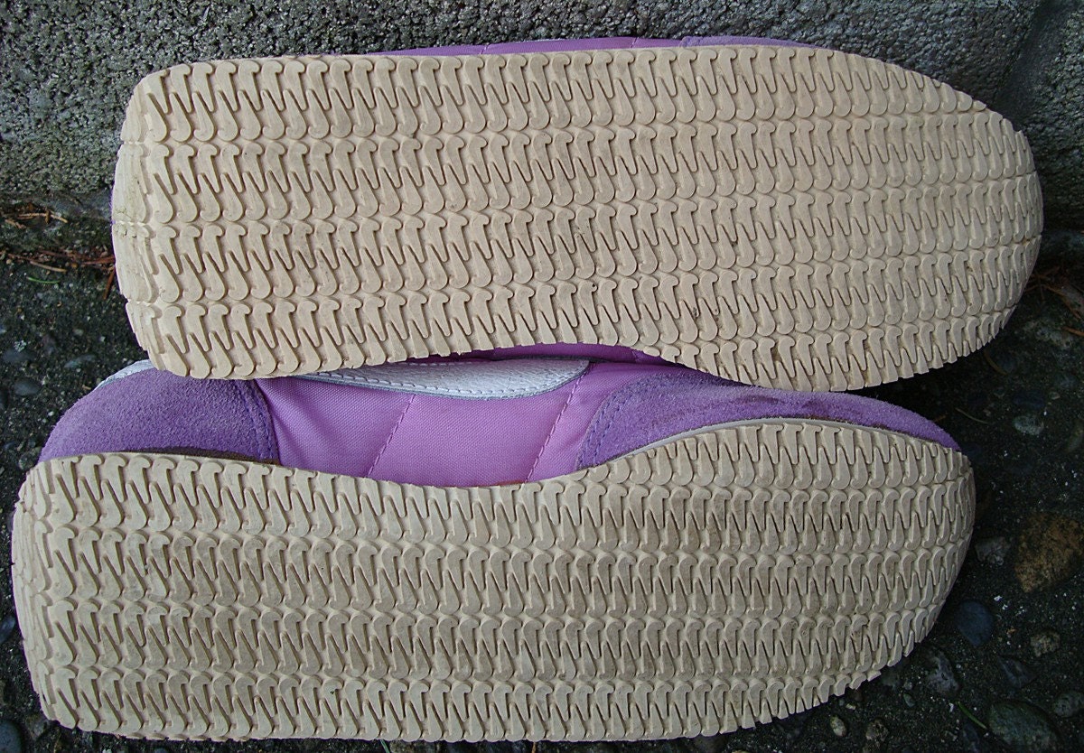 Vintage 1983 Lavender Nike sneakers size 7