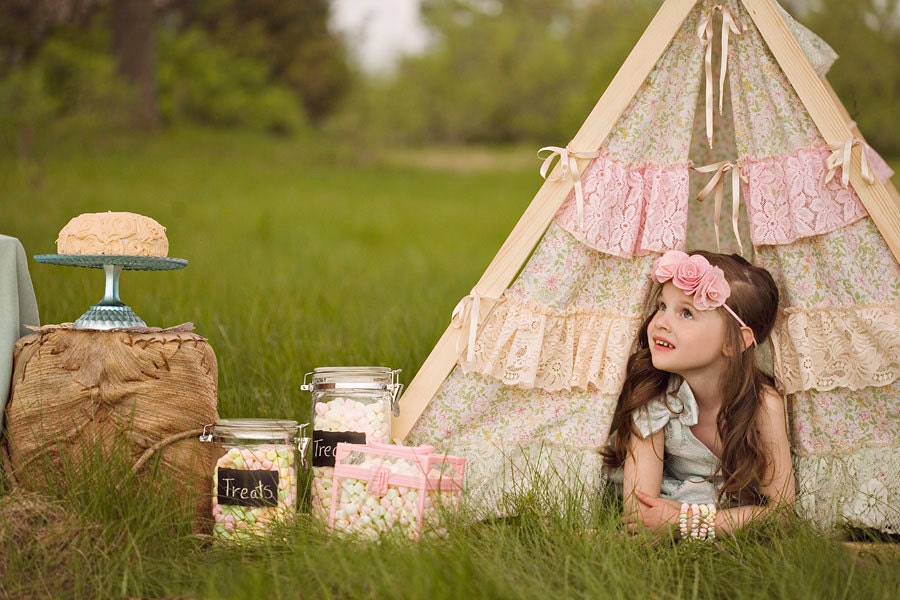 Children's A-Frame Ruffle Tent by Teepee and Tent