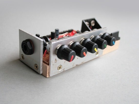 Noise Hero - Lofi Electronic Musical Instrument Noise Maker