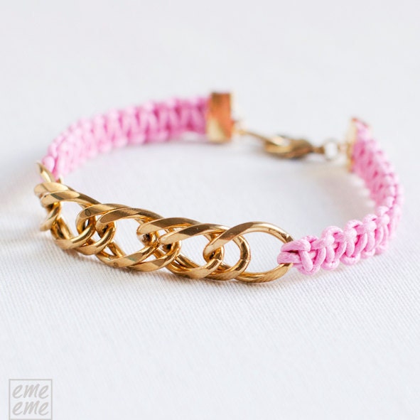 Friendship Bracelet - gold-plated shiny brass chain and macrame knots - Pink - rope jewelry - blush - Mother's Day Gifts