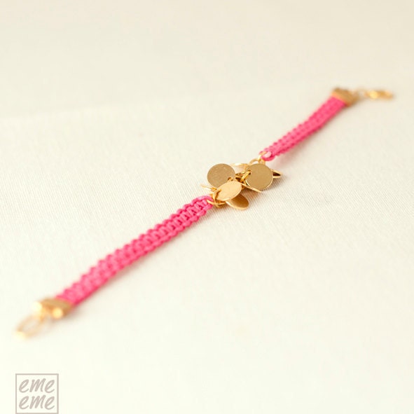 Bracelet gold-plated brass charms and macrame knots - Fuchsia - rope jewelry - bangle - friendship bracelet - Mother's Day Gifts