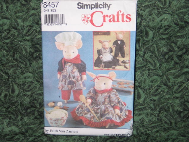 McCall's Crafts Pigs and Clothes 20"