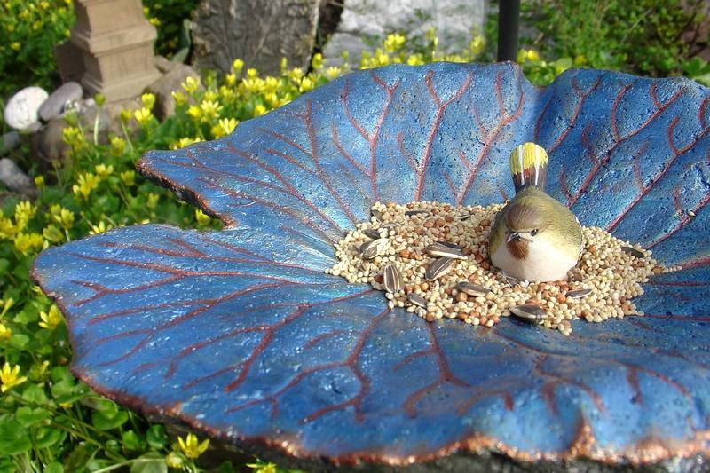 As pretty as the flowers - a Water Lily leaf birdbath (or feeder) on a pole (Leaf No. 517) - Blue dragonfly finish