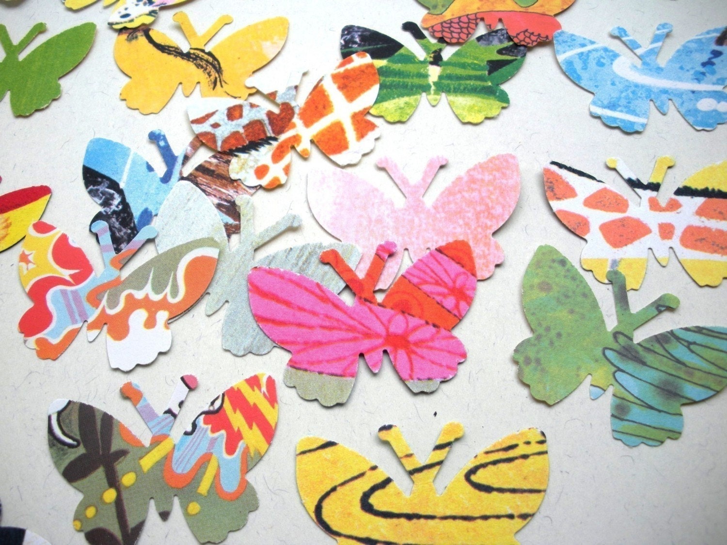 Mariposa - 100 large vintage Butterfly paper punchies / cut outs