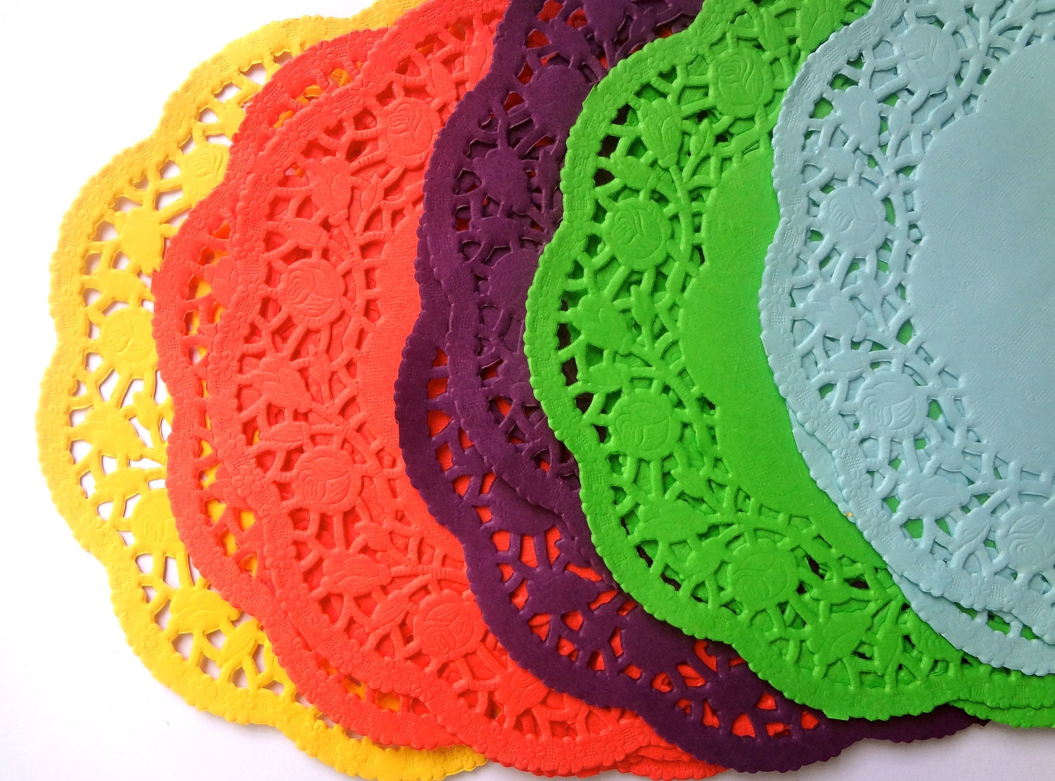 Kelly Green paper doilies - great for packaging or scrapbooking - set of 4