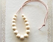 bubble beaded necklace - light wood - vintage & recycled jewelry
