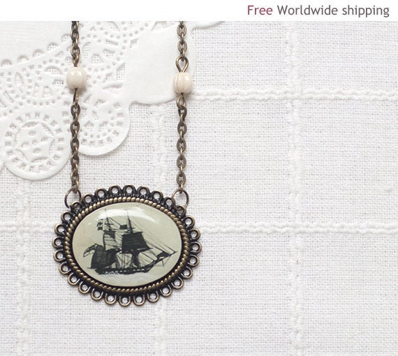 Vintage Ship necklace (N038)