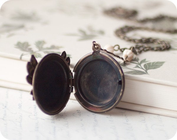 Owl jewelry - Owl locket - Steampunk jewelry (L010)