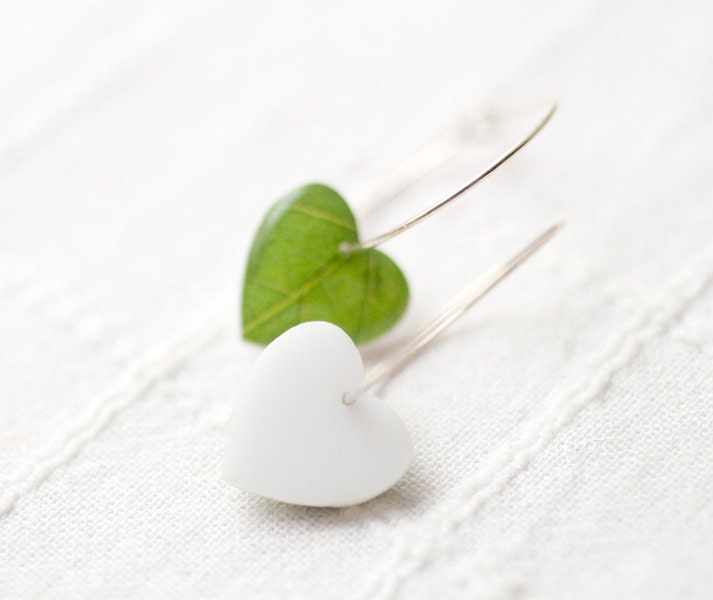 Green leaf earrings - Nature I heart - Heart earrings (E066)