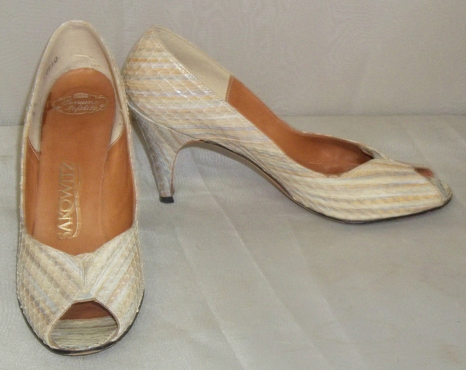 Vintage Sakowitz Shoes Peep Toe Snakeskin Pumps 6N High Heels Reptile Snake Skin