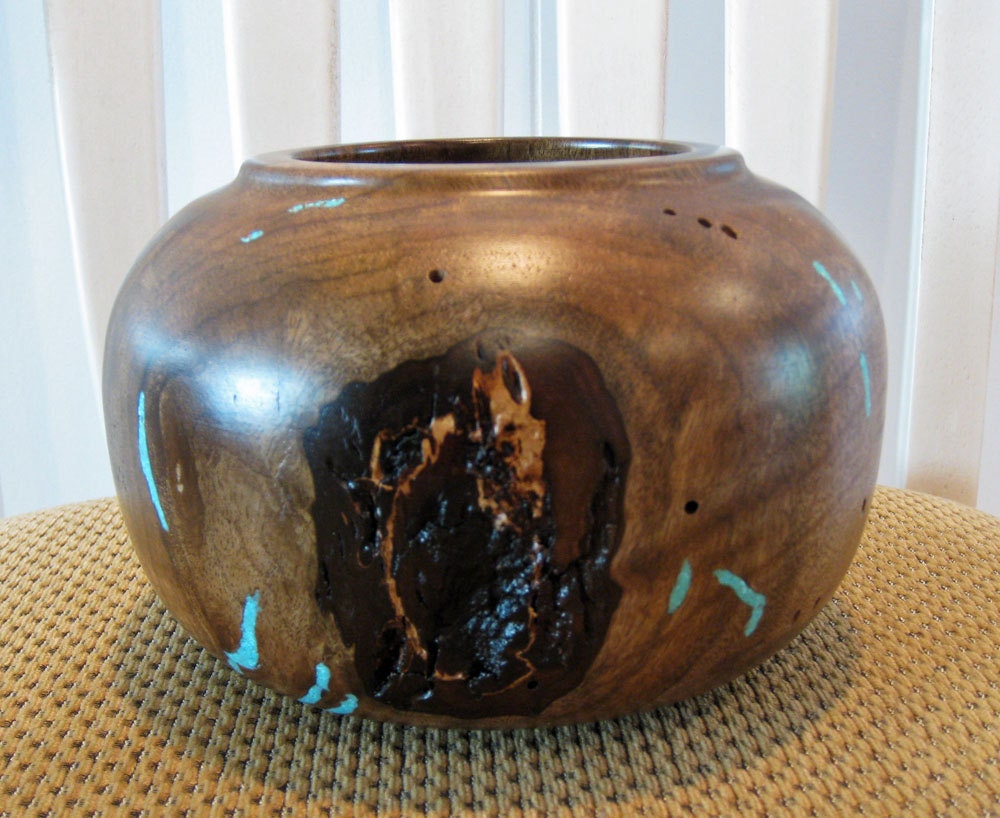 Myrtle Wood Pot With Turquoise Inlay
