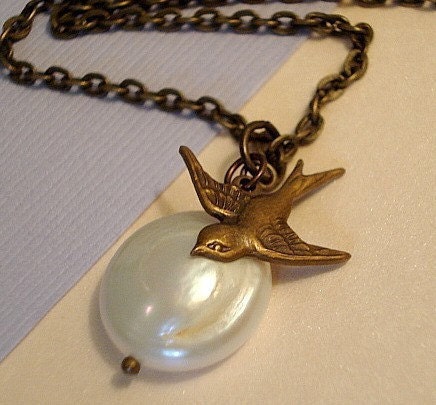 Bird Necklace Pearl Necklace Pendant with Bird Jewelry Bridal Gift Wedding Party