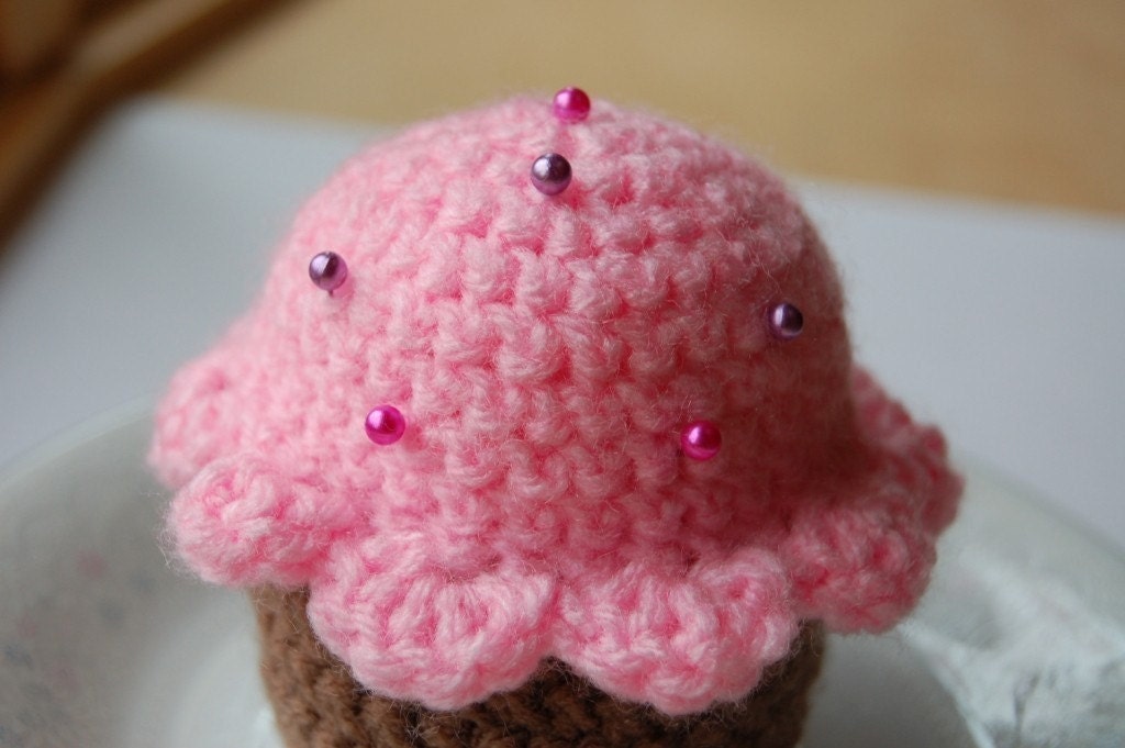 Cupcake Pincushion with Cupcake Pins