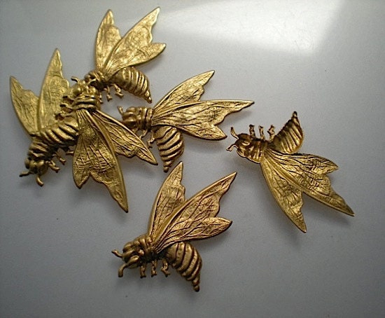 6 large brass bee charms