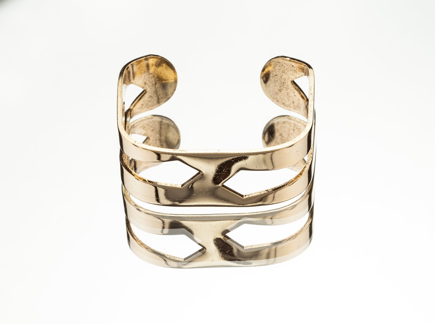 CUT-OUT SQUARE Cuff Bracelet -Gold-plated