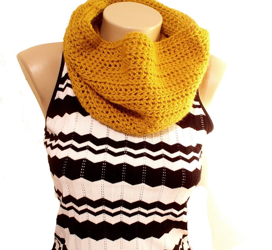 SALE The Wool Blend Cozy Cowl in Marigold