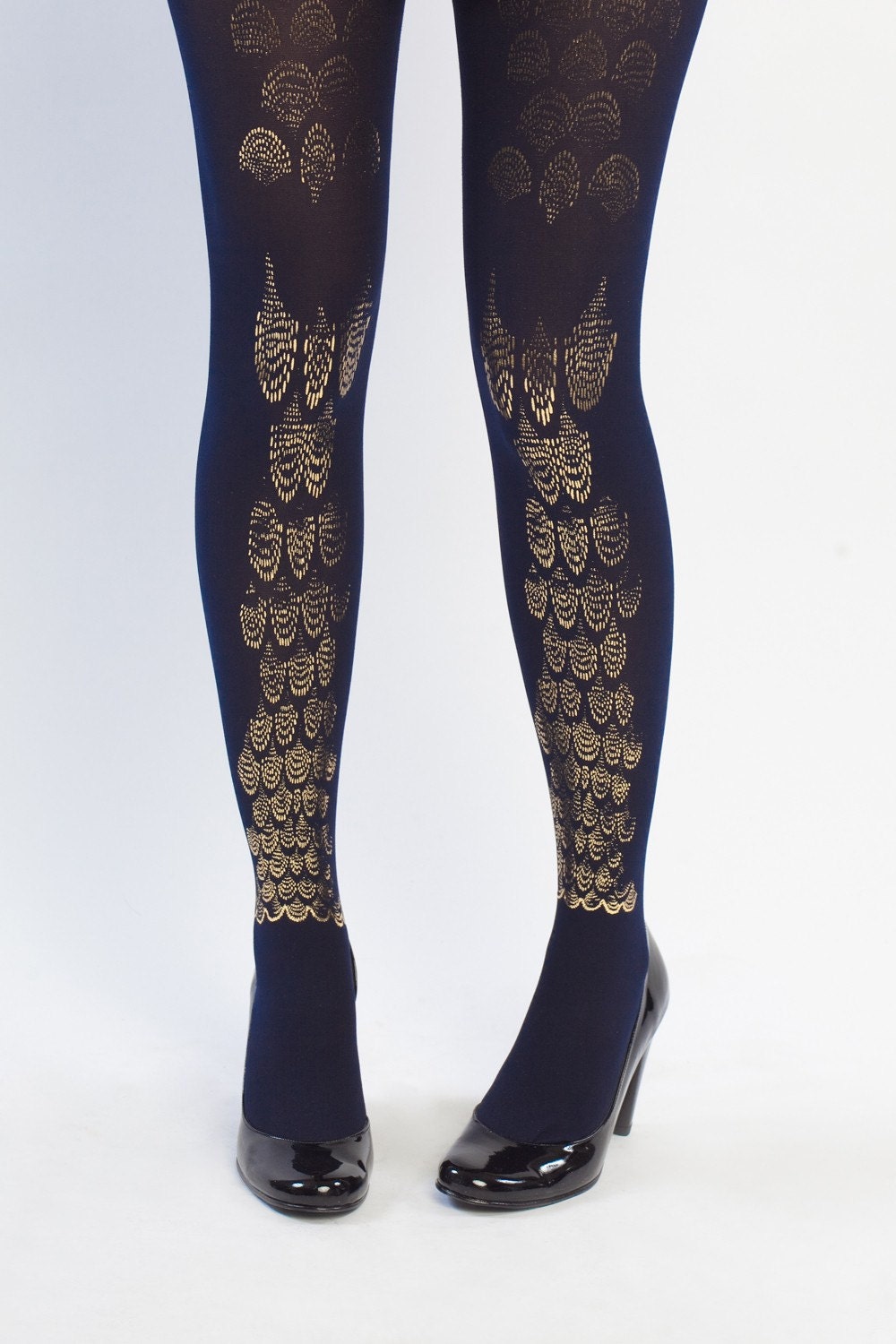 Leg jewel, gold on navy, one size, from the Classic collection