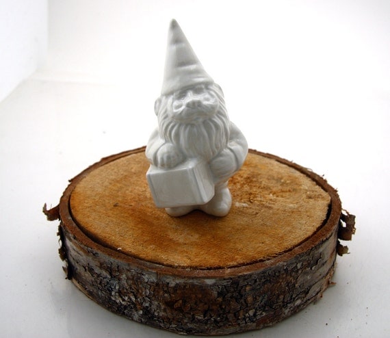 White Gnome Travels with Suitcase can be personalized