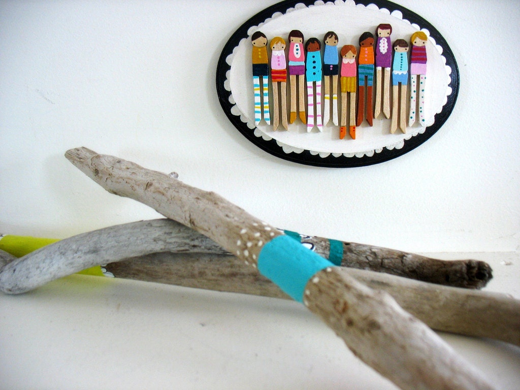 handmade wooden folk art mini clothespin dolls plaque ...girls on parade